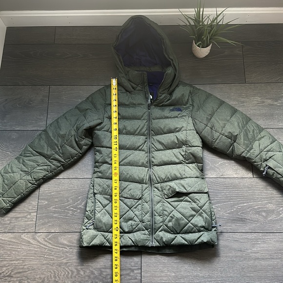 Women’s North Face winter jacket - Picture 3 of 6